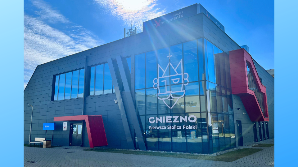 Zdjęcie budynku stolicy experymentu.
